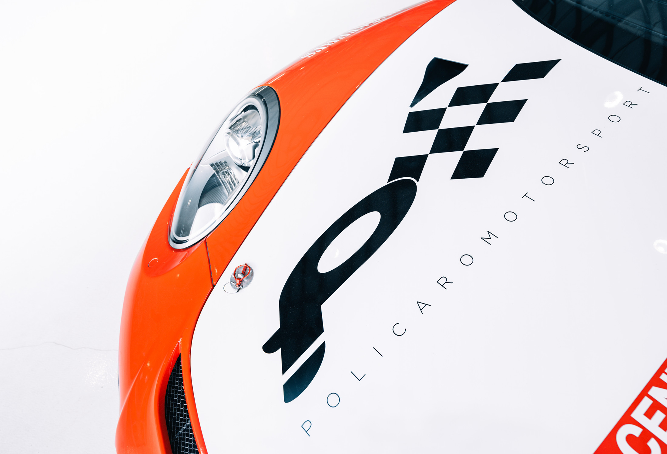 Policaro Motorsport Porsche livery detail